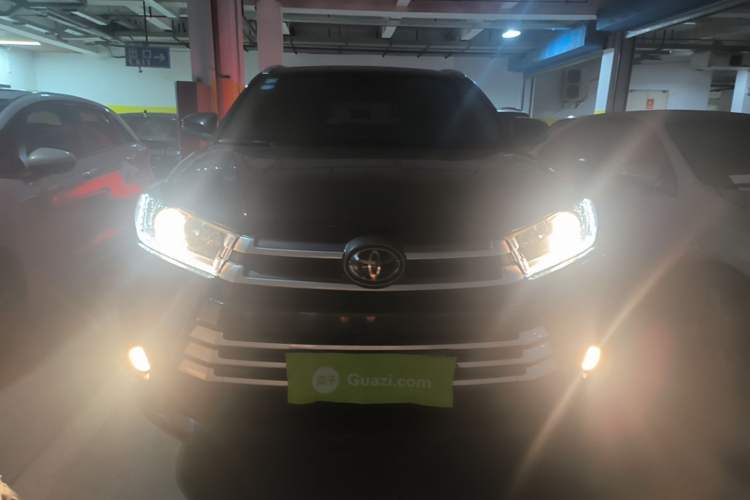 Used Toyota Highlander 2018 2.0T Four-Wheel Drive Luxury Version 7 Seats China VI Standard Front