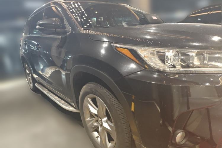 Used Toyota Highlander 2018 2.0T Two-Wheel Drive Luxury Edition 7 Seats China VI Standard Front Right 45 Deg
