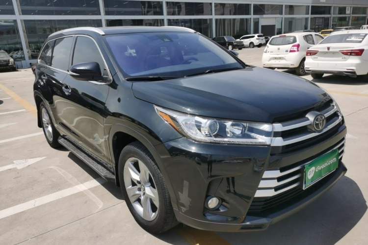 Used Toyota Highlander 2018 2.0T Four-Wheel Drive Luxury Edition 7 Seats China V Emission Standard Front Right 45 Deg