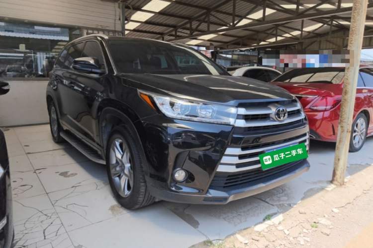 Used Toyota Highlander 2018 2.0T Four-Wheel Drive Luxury Edition 7 Seats China V Emission Standard Front Right 45 Deg