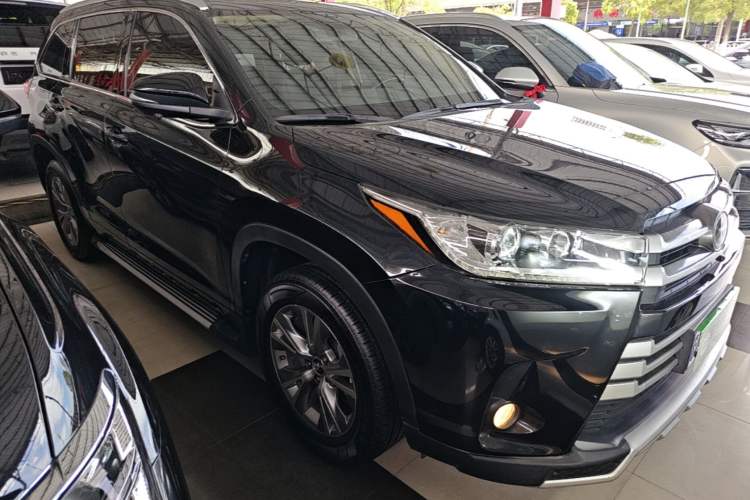 Used Toyota Highlander 2018 2.0T Two-Wheel Drive Elite Version 5 Seats China VI Standard Front Right 45 Deg