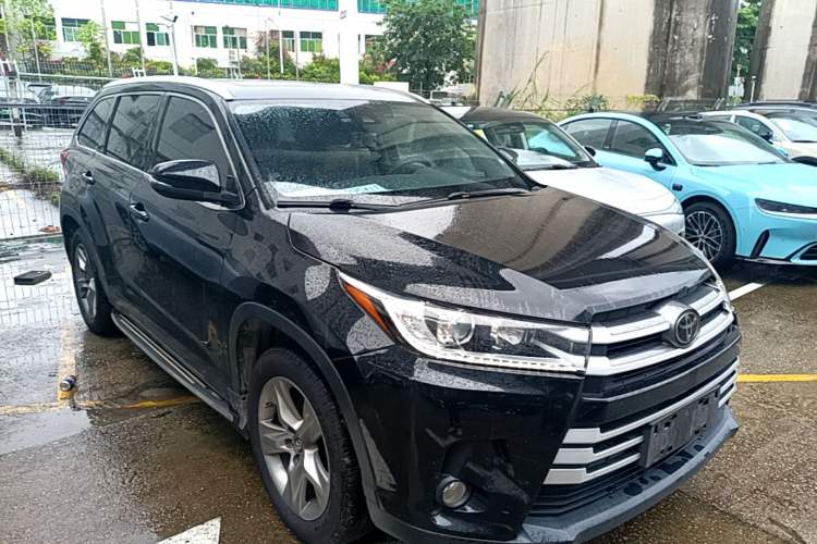 Used Toyota Highlander 2018 2.0T Four-Wheel Drive Luxury Version 7 Seats China VI Standard Front Right 45 Deg
