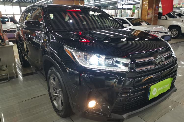 Used Toyota Highlander 2018 2.0T Four-Wheel Drive Luxury Edition 7 Seats China V Emission Standard Front Right 45 Deg