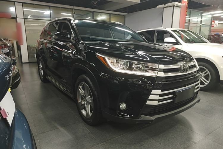 Used Toyota Highlander 2018 2.0T Four-Wheel Drive Luxury Edition 7 Seats China V Emission Standard Front Right 45 Deg