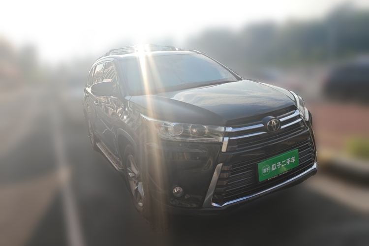 Used Toyota Highlander 2018 2.0T Four-Wheel Drive Prestige Version 7 Seats China V Emission Standard Front Right 45 Deg
