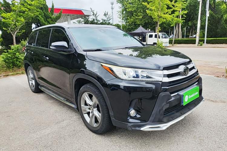 Used Toyota Highlander 2018 2.0T Two-Wheel Drive Luxury Edition 7 Seats China VI Standard Front Right 45 Deg