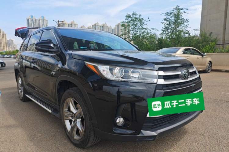 Used Toyota Highlander 2018 2.0T Four-Wheel Drive Luxury Version 7 Seats China VI Standard Front Right 45 Deg