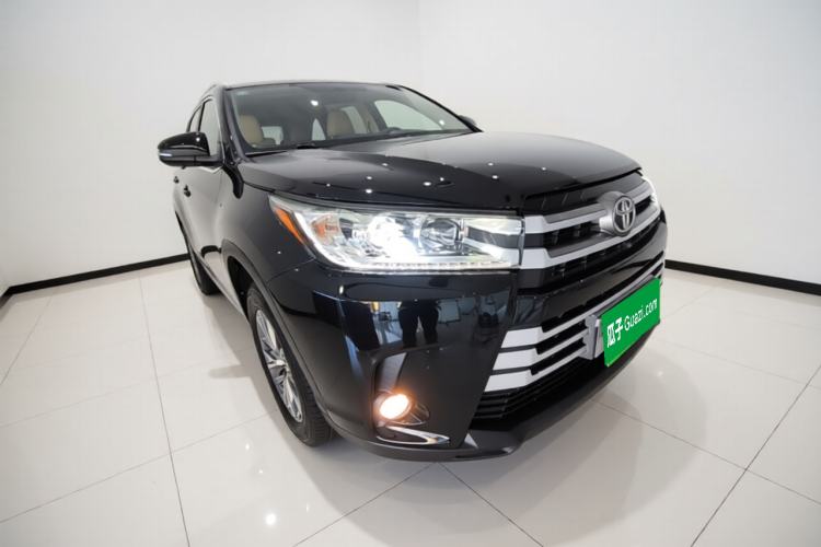 Used Toyota Highlander 2018 2.0T Two-Wheel Drive Elite Edition 7 Seats China VI Standard Front Right 45 Deg