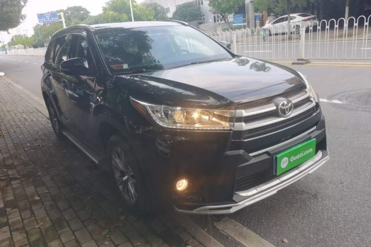 Used Toyota Highlander 2018 2.0T Two-Wheel Drive Elite Edition 7 Seats China VI Standard Front Right 45 Deg
