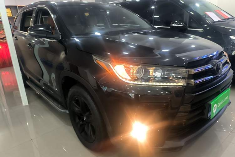 Used Toyota Highlander 2018 2.0T Four-Wheel Drive Knight Edition 7 Seats China VI Standard Front Right 45 Deg