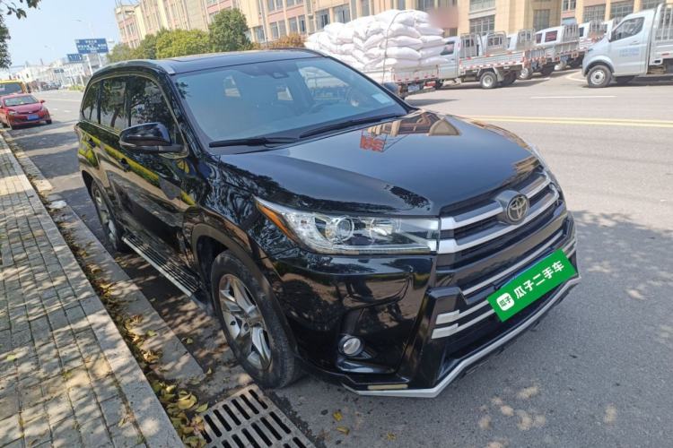 Used Toyota Highlander 2018 2.0T Four-Wheel Drive Luxury Edition 7 Seats China V Emission Standard Front Right 45 Deg