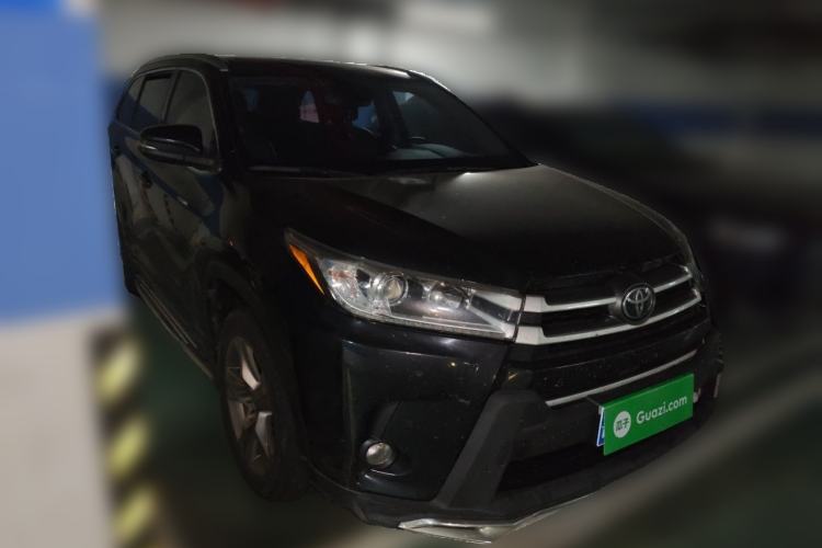 Used Toyota Highlander 2018 2.0T Four-Wheel Drive Luxury Edition 7 Seats China V Emission Standard Front Right 45 Deg