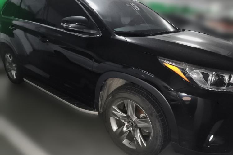 Used Toyota Highlander 2018 2.0T Two-Wheel Drive Luxury Edition 7 Seats China VI Standard Front Right 45 Deg