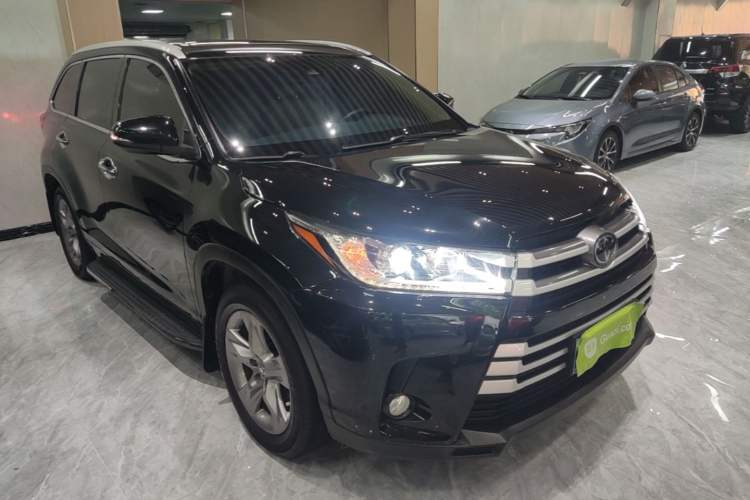 Used Toyota Highlander 2018 2.0T Four-Wheel Drive Luxury Edition 7 Seats China V Emission Standard Front Right 45 Deg