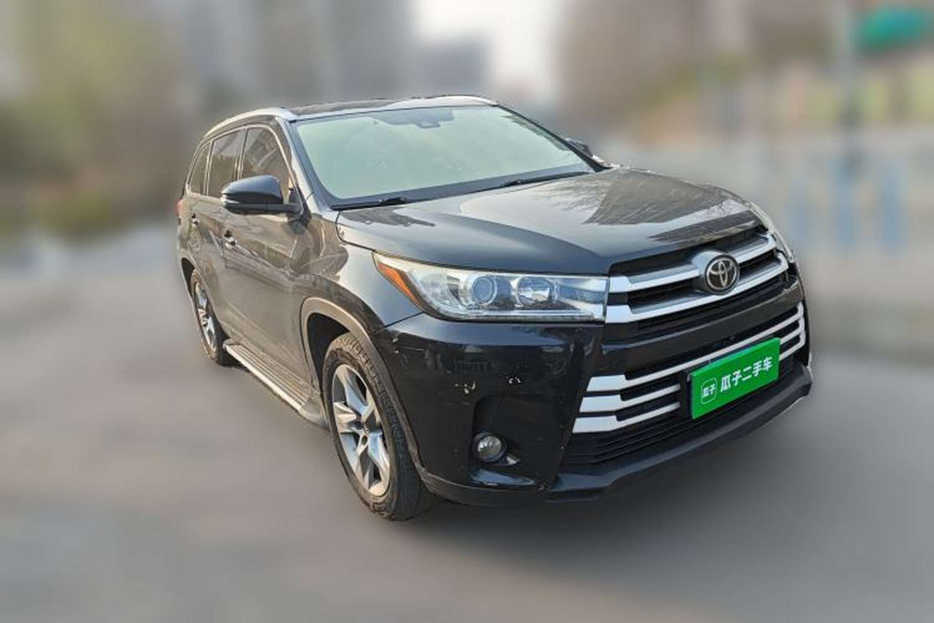 Used Toyota Highlander 2018 2.0T Four-Wheel Drive Luxury Edition 7 Seats China V Emission Standard Front Right 45 Deg