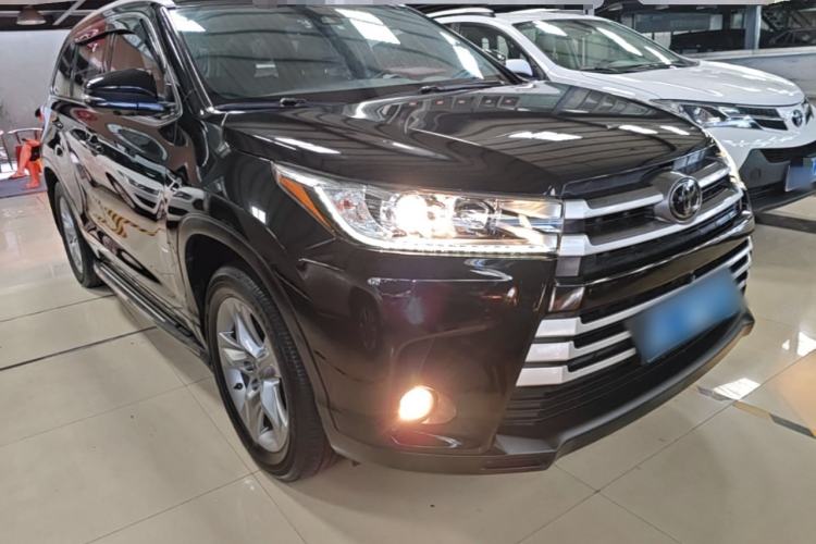 Used Toyota Highlander 2018 2.0T Four-Wheel Drive Luxury Version 7 Seats China VI Standard Front Right 45 Deg