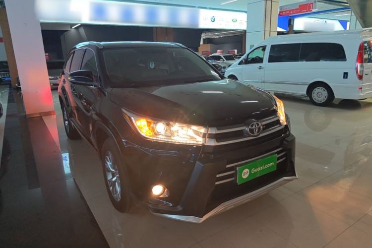 Used Toyota Highlander 2018 2.0T Four-Wheel Drive Elite Edition 7 Seats China VI Standard Front Right 45 Deg
