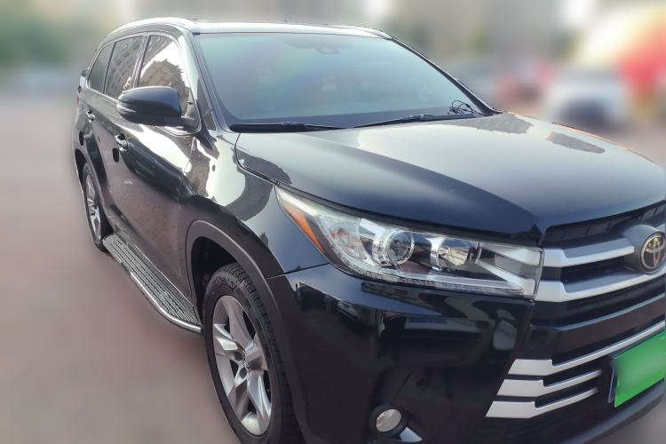 Used Toyota Highlander 2018 2.0T Four-Wheel Drive Luxury Edition 7 Seats China V Emission Standard Front Right 45 Deg