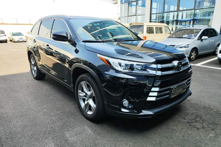 Used Toyota Highlander 2018 2.0T Four-Wheel Drive Ultimate Edition 7-Seater Emission Standard China V Front Right 45 Deg