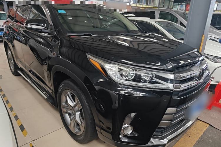 Used Toyota Highlander 2018 2.0T Four-Wheel Drive Luxury Edition 7 Seats China V Emission Standard Front Right 45 Deg
