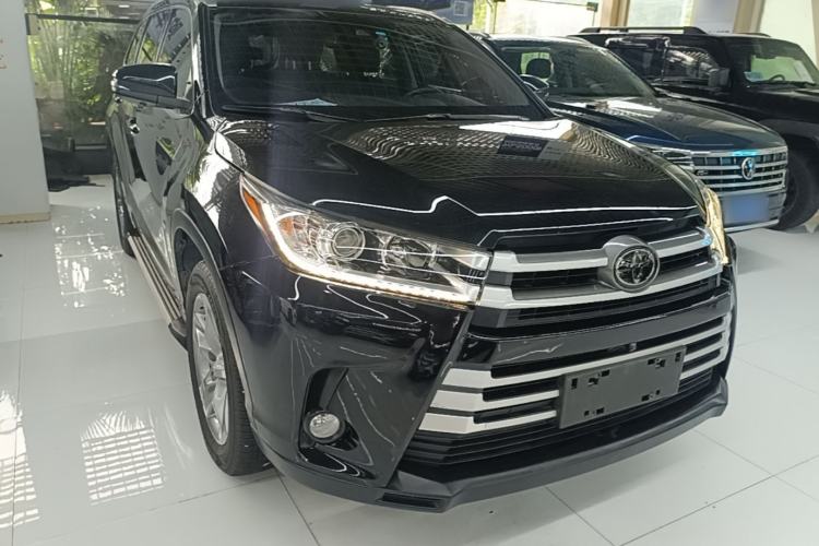 Used Toyota Highlander 2018 2.0T Two-Wheel Drive Luxury Edition 7 Seats China VI Standard Front Right 45 Deg