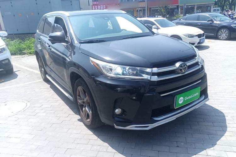 Used Toyota Highlander 2018 2.0T Four-Wheel Drive Luxury Edition 7 Seats China V Emission Standard Front Right 45 Deg