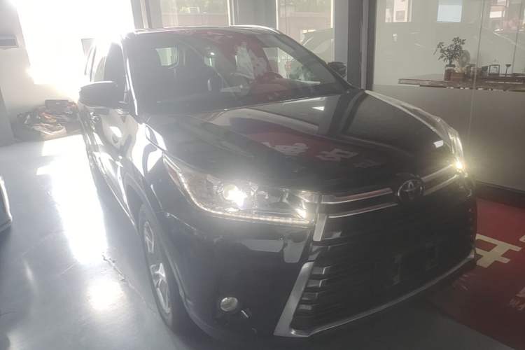 Used Toyota Highlander 2018 2.0T Four-Wheel Drive Prestige Version 7 Seats China VI Standard Front Right 45 Deg