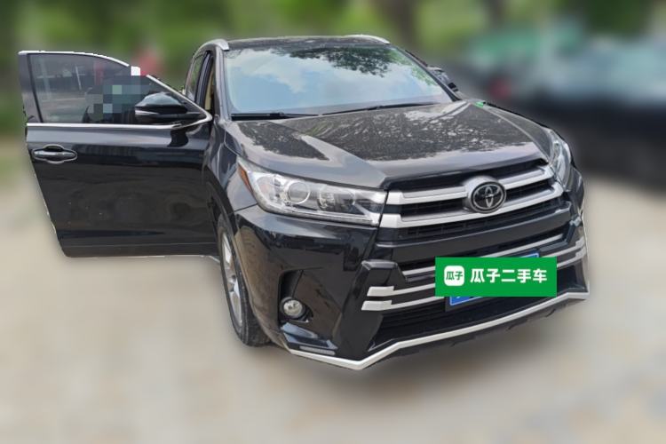 Used Toyota Highlander 2018 2.0T Four-Wheel Drive Luxury Edition 7 Seats China V Emission Standard Front Right 45 Deg