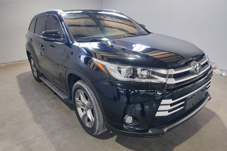 Used Toyota Highlander 2018 2.0T Four-Wheel Drive Luxury Edition 7 Seats China V Emission Standard Front Right 45 Deg