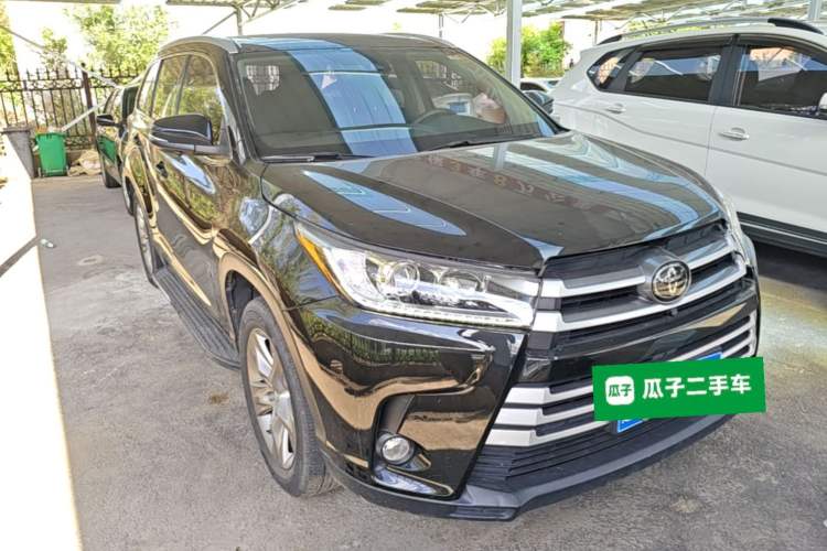 Used Toyota Highlander 2018 2.0T Four-Wheel Drive Luxury Edition 7 Seats China V Emission Standard Front Right 45 Deg