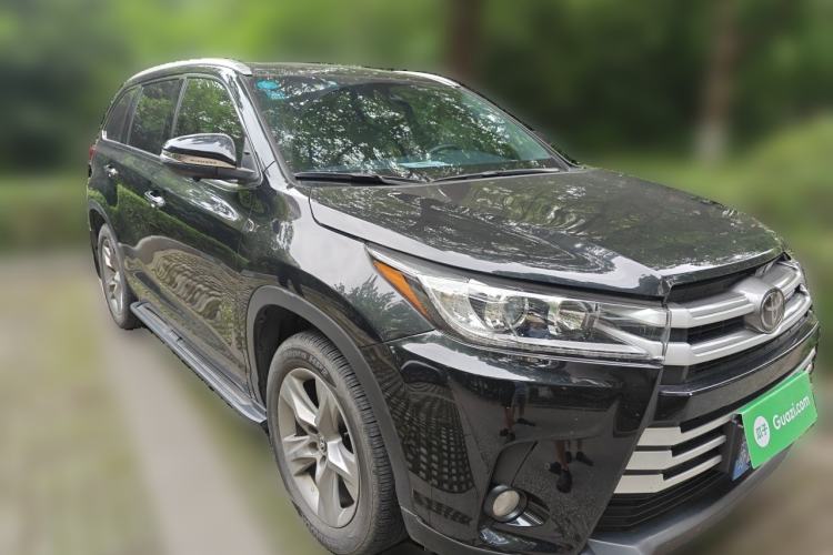 Used Toyota Highlander 2018 2.0T Four-Wheel Drive Luxury Edition 7 Seats China V Emission Standard Front Right 45 Deg