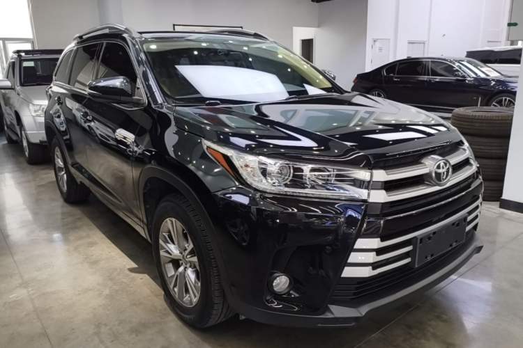 Used Toyota Highlander 2018 2.0T Four-Wheel Drive Elite Edition 7 Seats China VI Standard Front Right 45 Deg