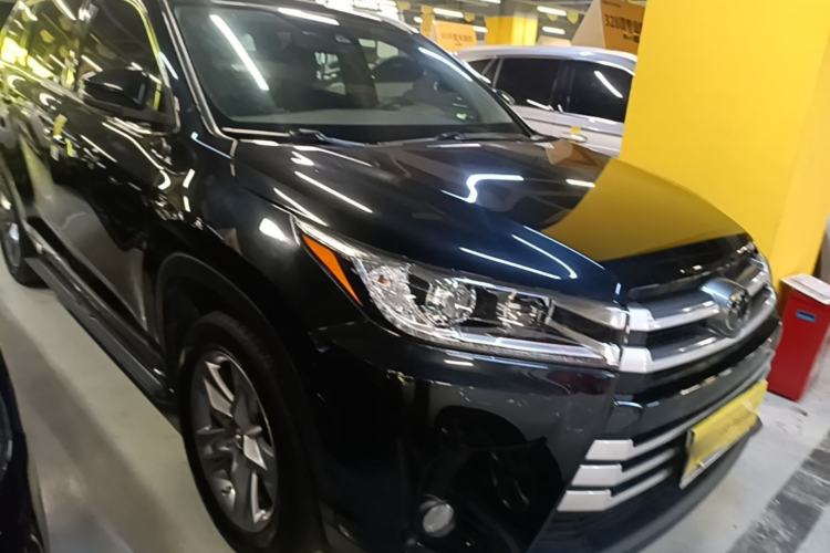 Used Toyota Highlander 2018 2.0T Four-Wheel Drive Luxury Version 7 Seats China VI Standard Front Right 45 Deg
