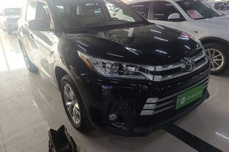 Used Toyota Highlander 2018 2.0T Two-Wheel Drive Elite Edition 7 Seats Emission Standard China V Front Right 45 Deg