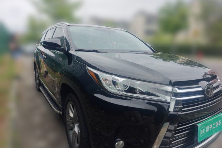 Used Toyota Highlander 2018 2.0T Four-Wheel Drive Prestige Version 7 Seats China V Emission Standard Front Right 45 Deg