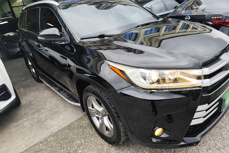 Used Toyota Highlander 2018 2.0T Two-Wheel Drive Luxury Edition 7 Seats China VI Standard Front Right 45 Deg