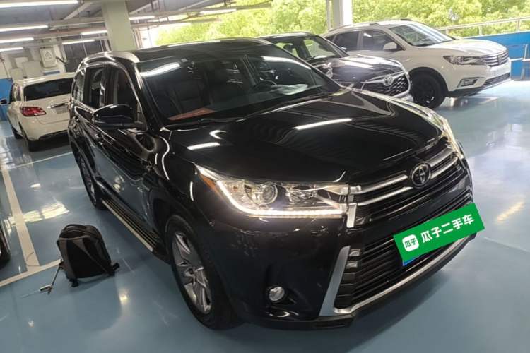 Used Toyota Highlander 2018 2.0T Four-Wheel Drive Prestige Version 7 Seats China VI Standard Front Right 45 Deg