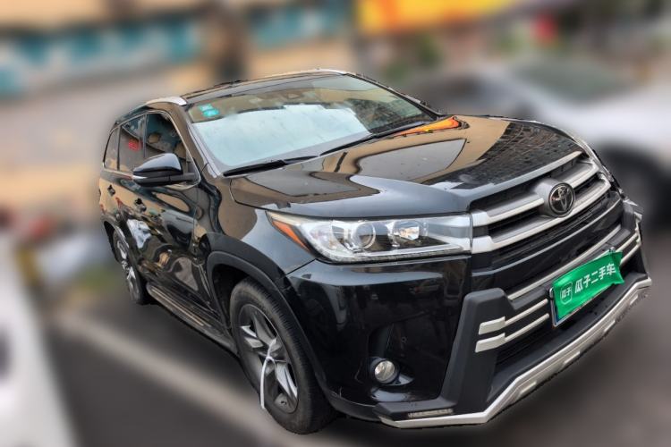 Used Toyota Highlander 2018 2.0T Four-Wheel Drive Luxury Edition 7 Seats China V Emission Standard Front Right 45 Deg