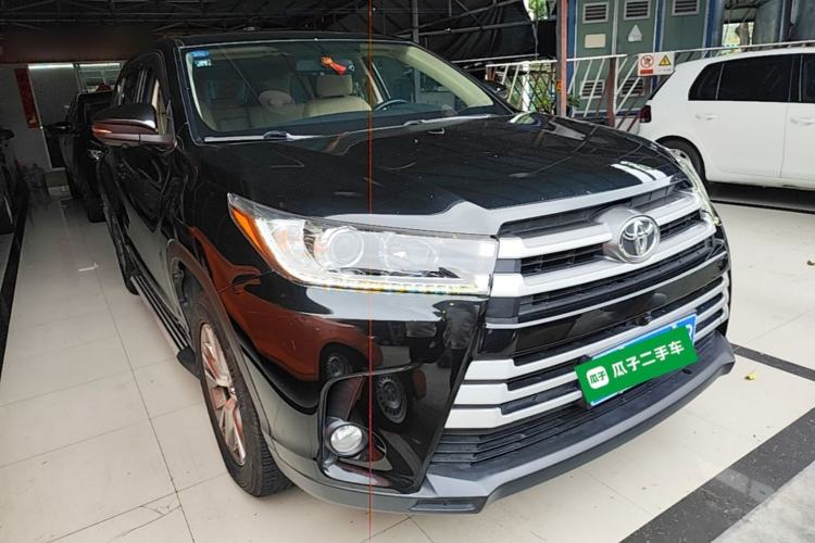 Used Toyota Highlander 2018 2.0T Two-Wheel Drive Elite Edition 7 Seats China VI Standard Front Right 45 Deg