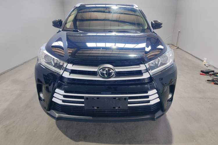 Used Toyota Highlander 2018 2.0T Four-Wheel Drive Luxury Edition 7 Seats China V Emission Standard Front