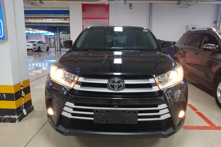 Used Toyota Highlander 2018 2.0T Four-Wheel Drive Luxury Version 7 Seats China VI Standard Front