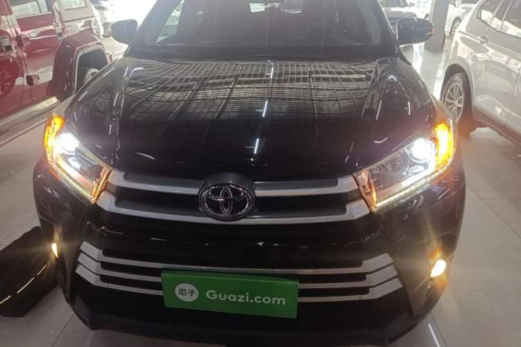 Used Toyota Highlander 2018 2.0T Two-Wheel Drive Elite Edition 7 Seats Emission Standard China V Front