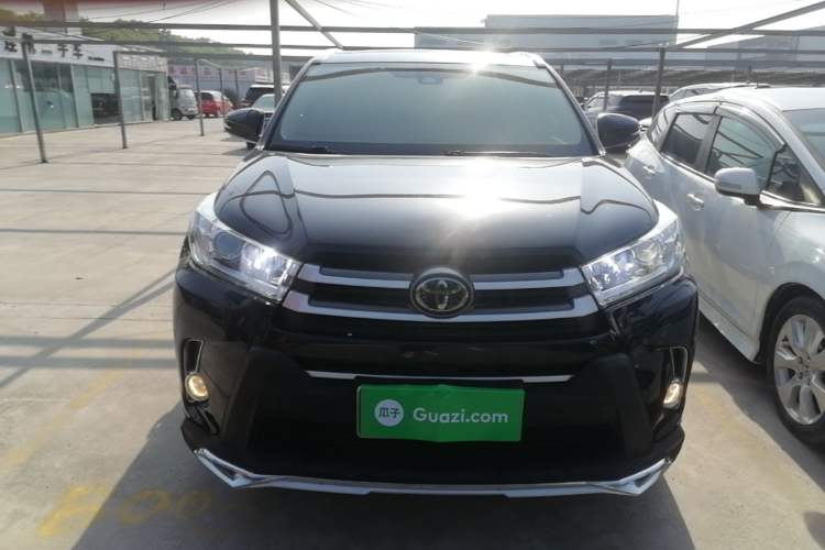 Used Toyota Highlander 2018 2.0T Four-Wheel Drive Luxury Version 7 Seats China VI Standard Front