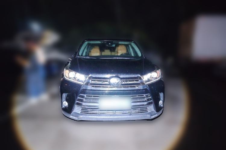 Used Toyota Highlander 2018 2.0T Four-Wheel Drive Knight Edition 7 Seats China VI Standard Front