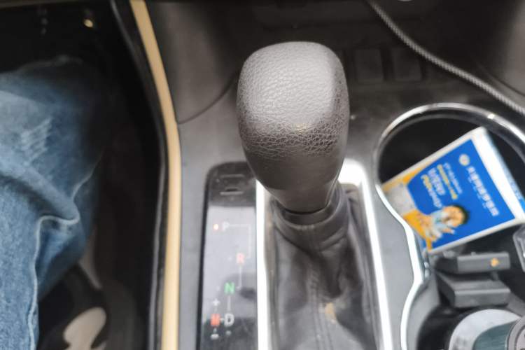 Used Toyota Highlander 2018 2.0T Two-Wheel Drive Elite Version 5 Seats China VI Standard Gear Lever