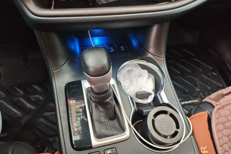 Used Toyota Highlander 2018 2.0T Four-Wheel Drive Prestige Version 7 Seats China VI Standard Gear Lever