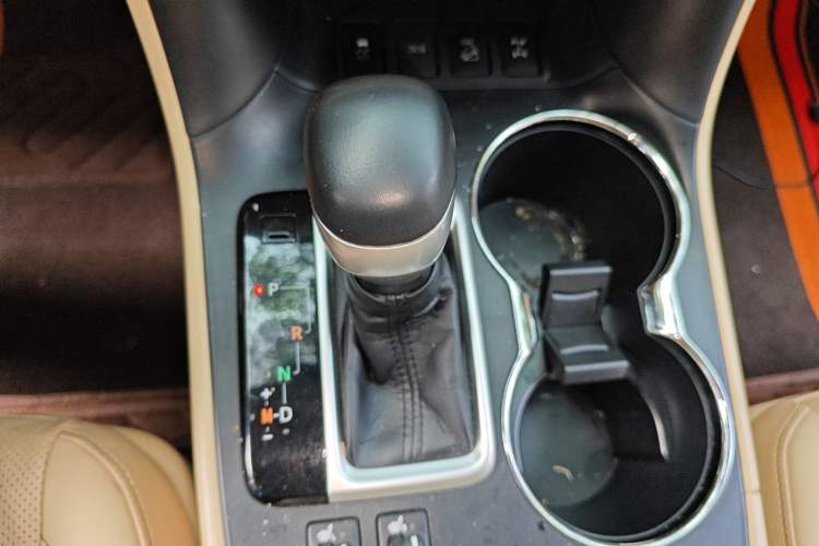 Used Toyota Highlander 2018 2.0T Four-Wheel Drive Prestige Version 7 Seats China VI Standard Gear Lever