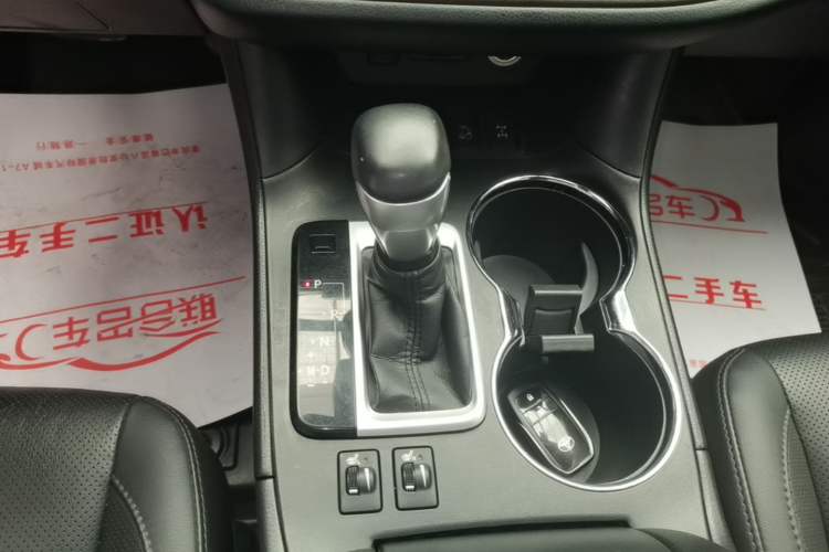 Used Toyota Highlander 2018 2.0T Four-Wheel Drive Luxury Version 7 Seats China VI Standard Gear Lever