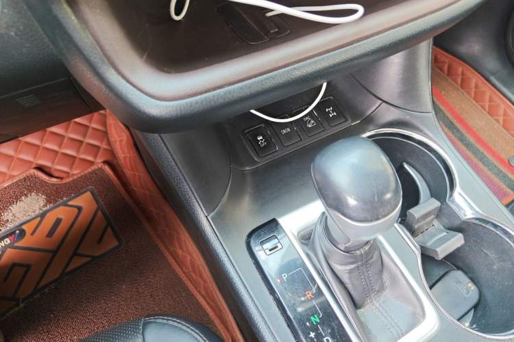Used Toyota Highlander  Gear Lever