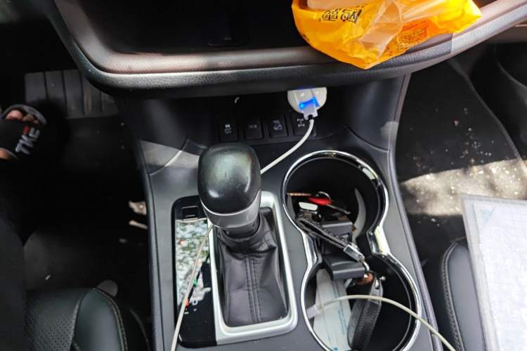 Used Toyota Highlander 2018 2.0T Four-Wheel Drive Supreme Edition 7-Seater China VI Gear Lever